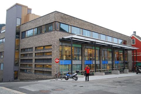 Бергенский университет - Universitetet i Bergen - 1