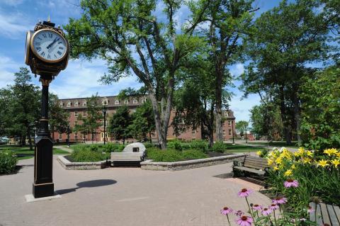 Университет острова Принца Эдуарда - University of Prince Edward Island - 5