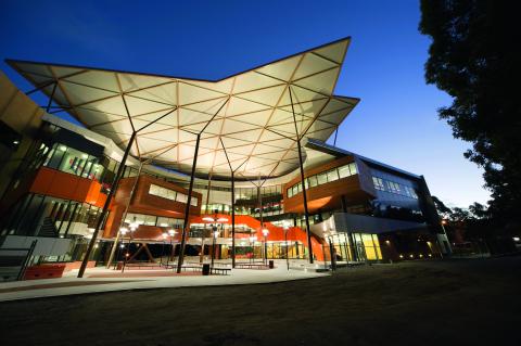 Университет Западного Сиднея - University of Western Sydney - 1