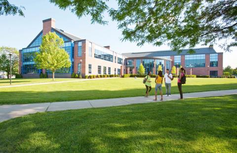 Массачусетский университет Лоуэлл - 4