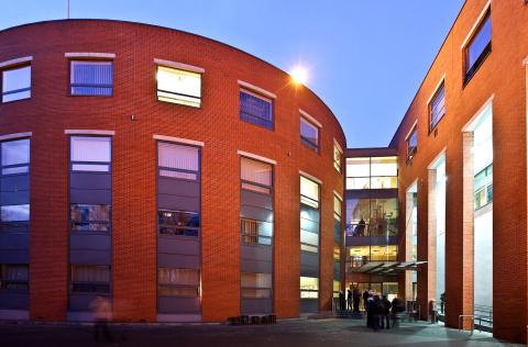 Университет социальных и гуманитарных наук  SWPS - University of Social Sciences and Humanities SWPS - 3