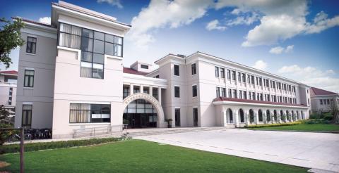 Международный колледж гостиничного менеджмента Les Roches - Les Roches Jin Jiang International Hotel Management College - 3