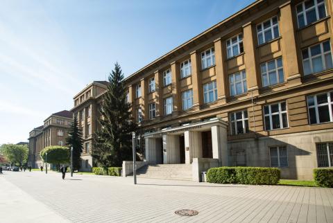 Высшая школа химии и технологии в Праге - Vysoká Škola Chemicko-Technologická v Praze - 1