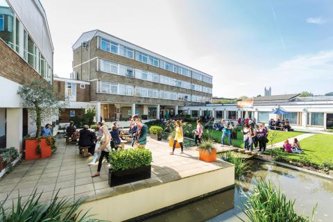 Кентерберийский университет Крайст-Черч 5