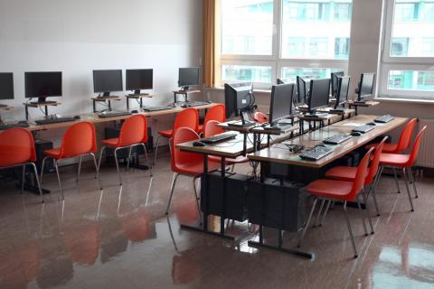 Университет Лазарского в Варшаве - 7