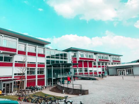 Университет прикладных наук Фуртвангена - Hochschule Furtwangen University