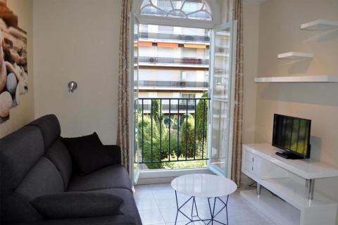 Языковая школа International House  - International House