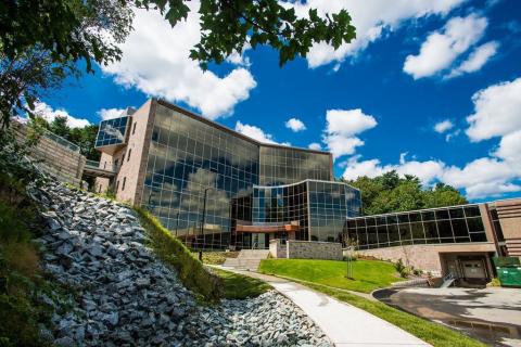 Университет Маунт-Сент-Винсент – Mount Saint Vincent University
