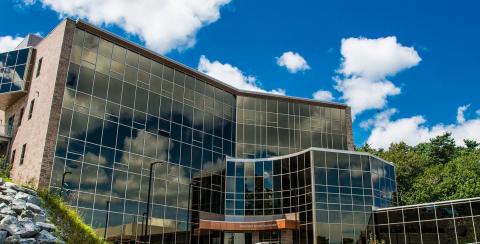 Университет Маунт-Сент-Винсент – Mount Saint Vincent University