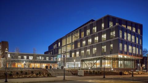 Массачусетский университет Лоуэлл - 6