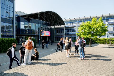 Университет прикладных наук Бонн-Рейн-Зиг - Hochschule Bonn-Rhein-Sieg